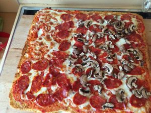 Umberto backt: Pizza im Blech für zu Hause