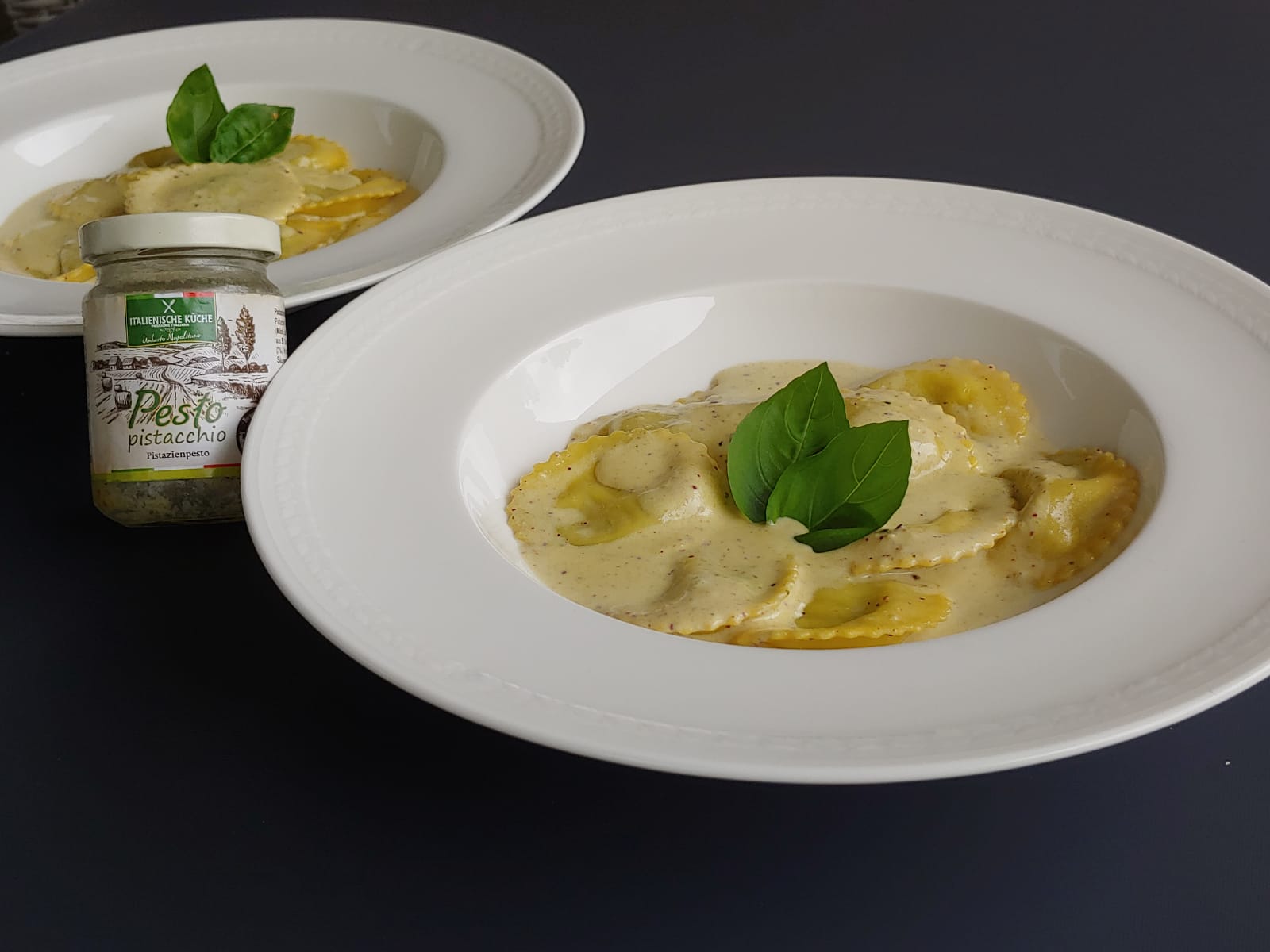 Ravioli mit Pistazienpesto Creme by Italienische Küche