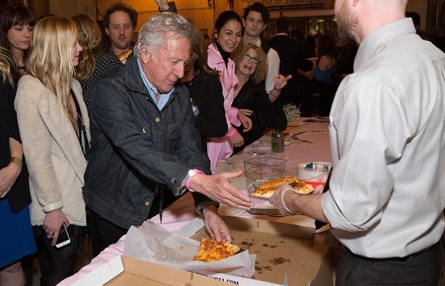 Zitat über Pizza geschrieben von Dustin Hoffman