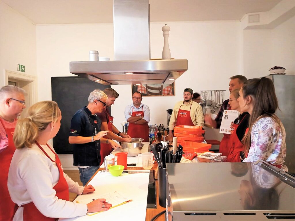 Teilnehmer beim ABC-Pizzakurs der Pizza-Schule