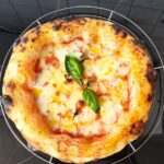 Pizza kreiert von einem Hobby-Pizzabäcker Mitglied der Facebook-Gruppe