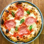 Pizza kreiert von einem Hobby-Pizzabäcker Mitglied der Facebook-Gruppe