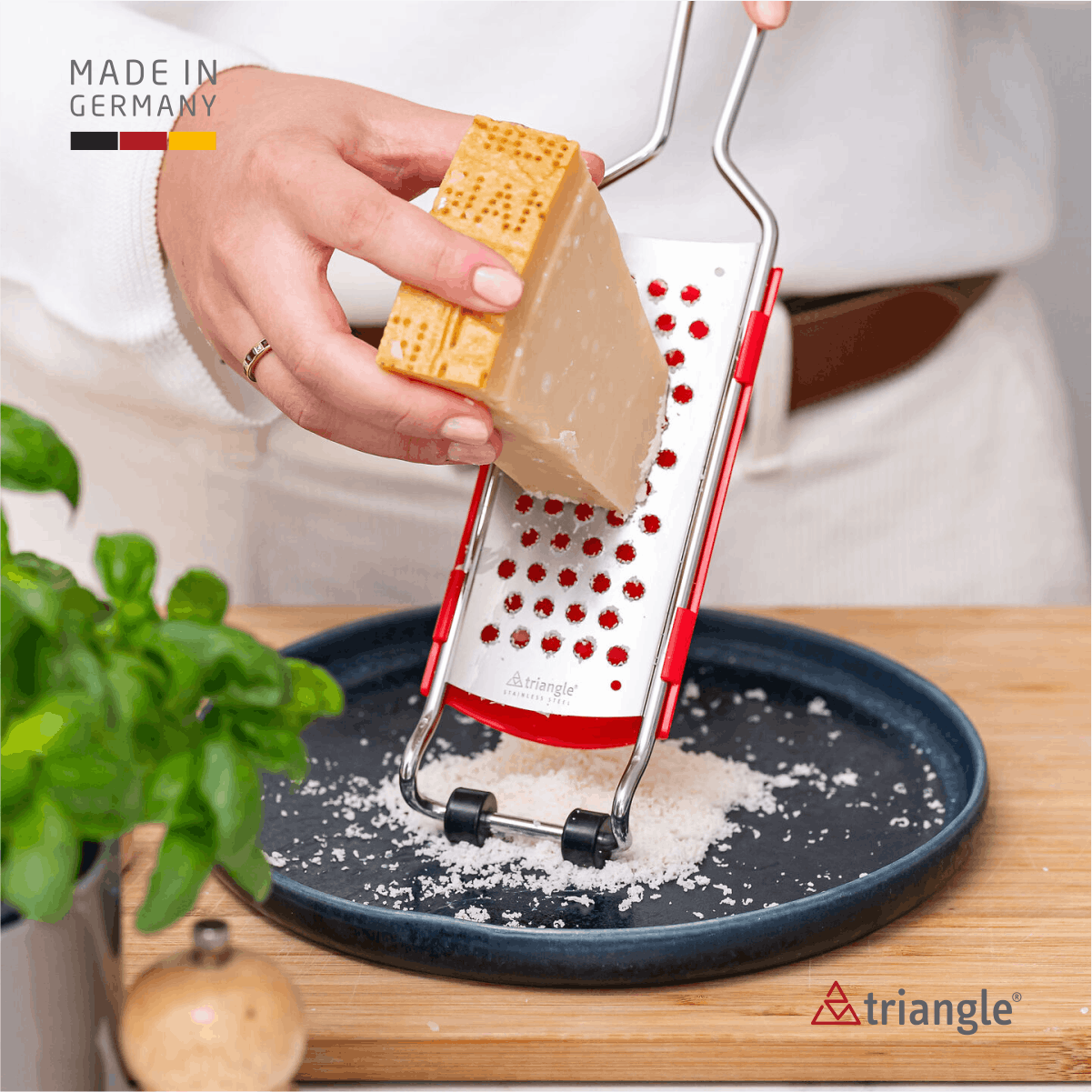 Triangle Reibe Parmesan mit Fänger Professionelle Parmesanreibe 50 155 13 03
