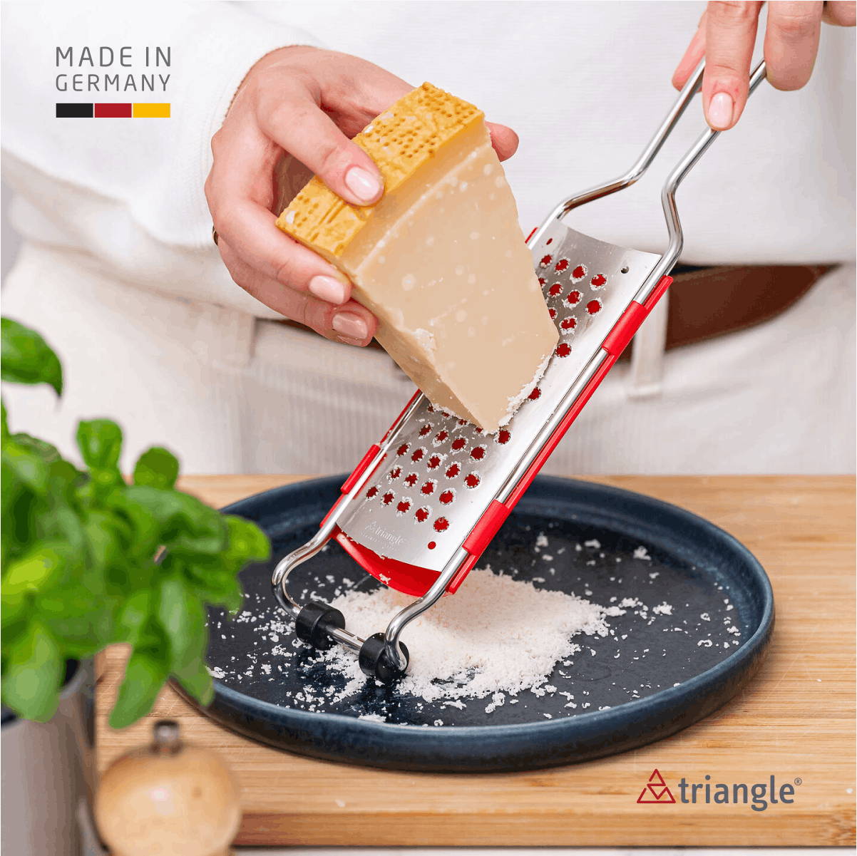 Triangle Reibe Parmesan mit Fänger Professionelle Parmesanreibe 50 155 13 03