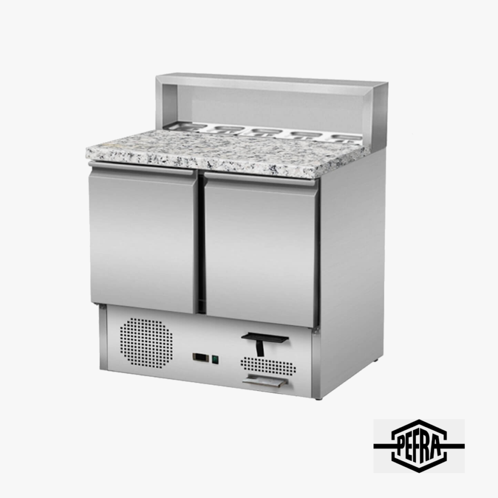 Saladette pizza PEFRA 2 porte con piano in granito, alzatina 5 × GN 1/6 – 90 × 70 cm Saladette pizza PEFRA 2 porte con piano in granito, alzatina 5 × GN 1/6 – 90 × 70 cm